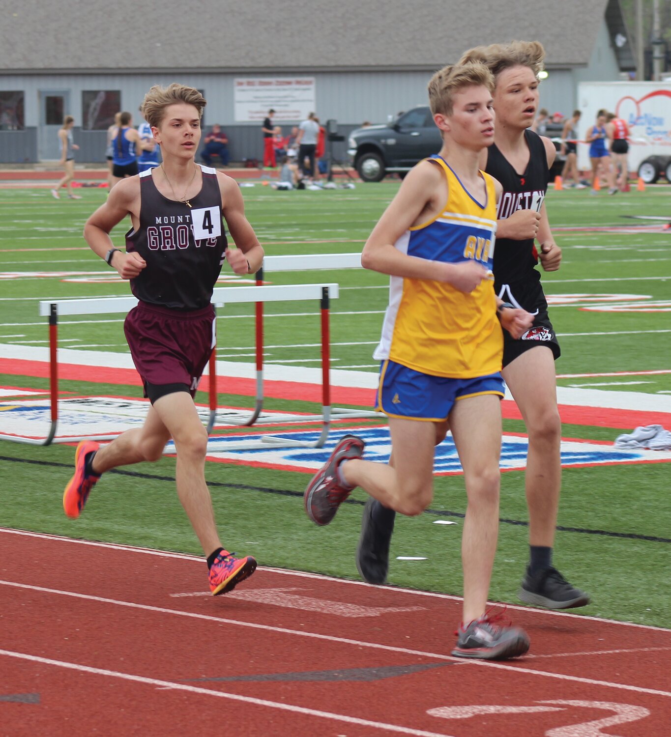 The Panthers’ Bryson Colson during the 1,600 meters race at last week’s Zizzer Relays in West plains.